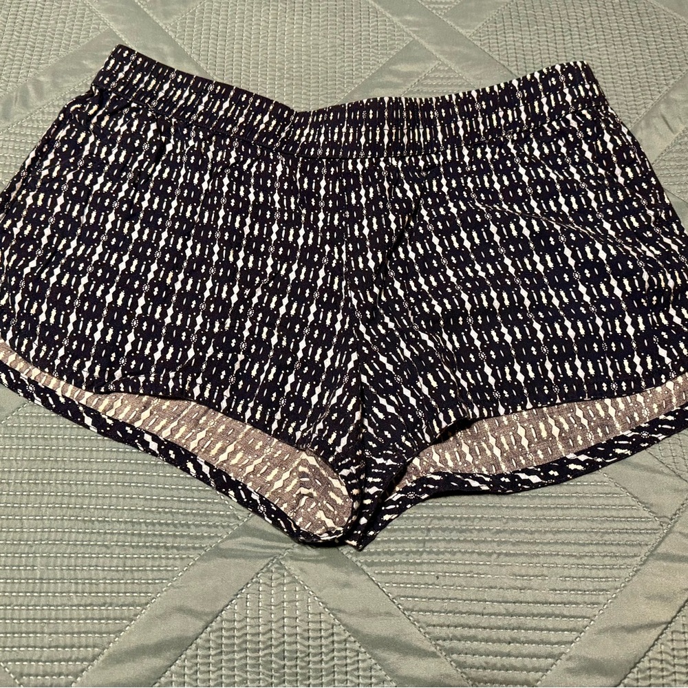 Maurice’s Linen Shorts w/ back pockets
